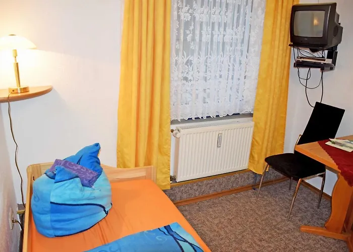 ホームステイ Ferienwohnung/ Ferienzimmer Asche アッシャースレーベン